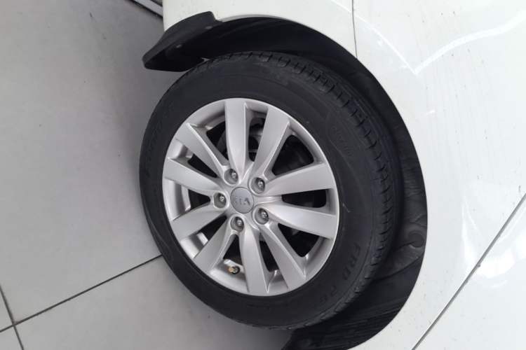 Used Kia K3 2015 1.6L Automatic GLS Exterior 5