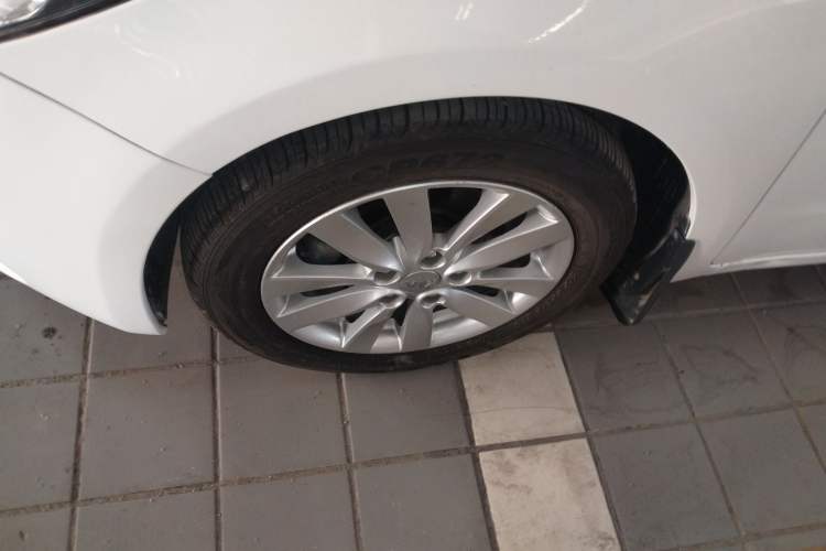 Used Kia K3 2015 1.6L Manual GLS Exterior 7
