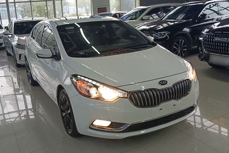 Used Kia K3 2015 1.6L Automatic GLS Front Right 45 Deg
