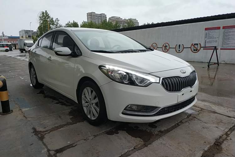 Used Kia K3 2015 1.6L Automatic DLX Front Right 45 Deg