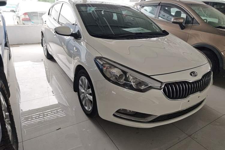 Used Kia K3 2015 1.6L Automatic GL Front Right 45 Deg