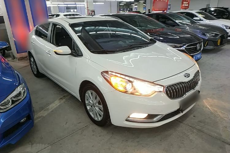 Used Kia K3 2015 1.6L Automatic GLS Front Right 45 Deg