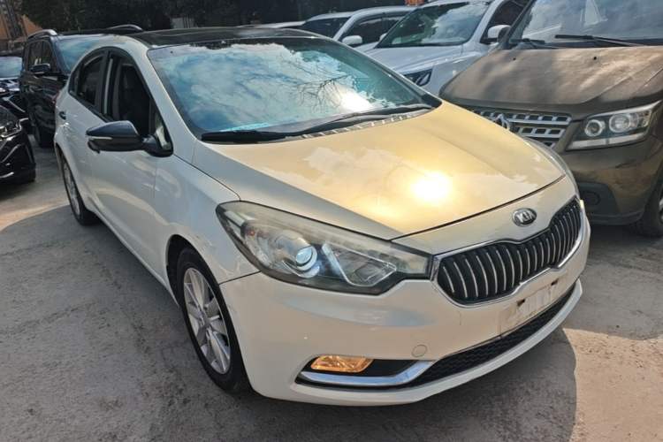 Used Kia K3 2015 1.6L Automatic GLS Front Right 45 Deg