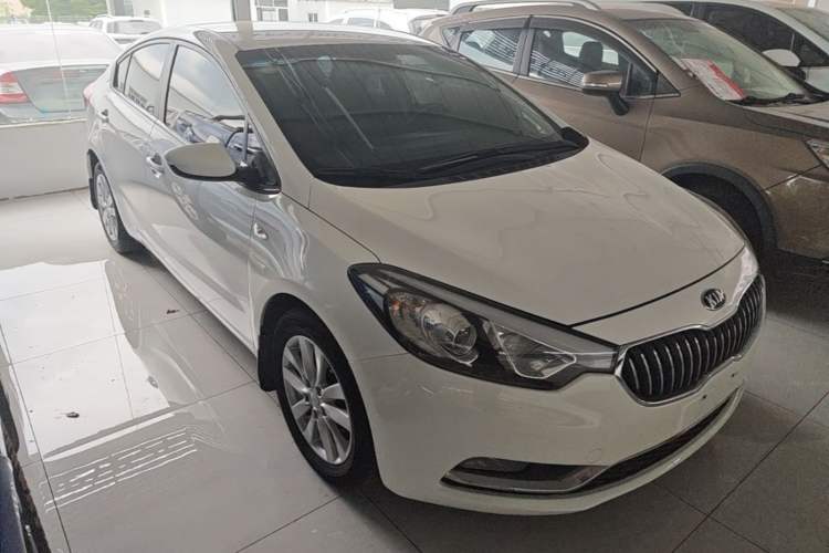 Used Kia K3 2015 1.6L Automatic GL Front Right 45 Deg