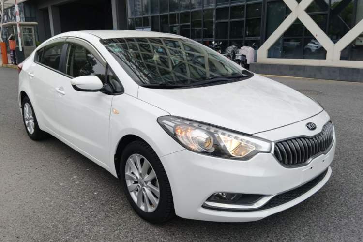 Used Kia K3 2015 1.6L Automatic GL Front Right 45 Deg