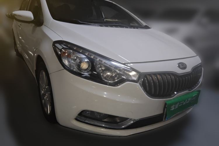 Used Kia K3 2015 1.6L Manual GLS Front Right 45 Deg