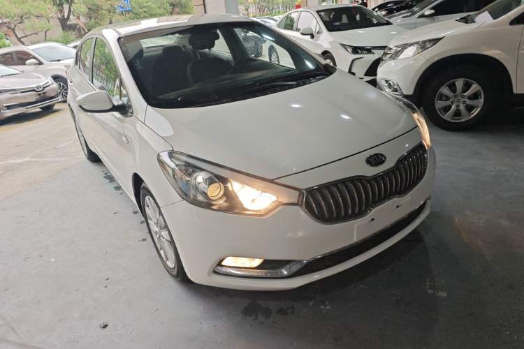 Used Kia K3 2015 1.6L Automatic GL Front Right 45 Deg