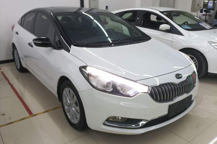 Used Kia K3 2015 1.6L Automatic GLS Front Right 45 Deg