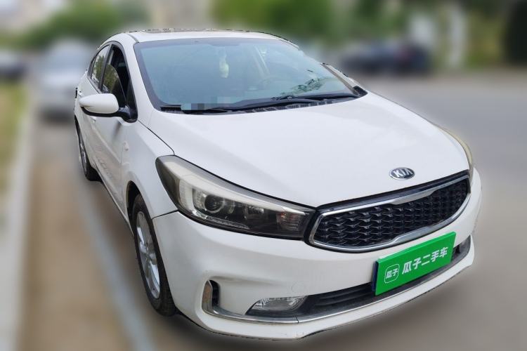 Used Kia K3 2015 1.6L Automatic GLS Front Right 45 Deg