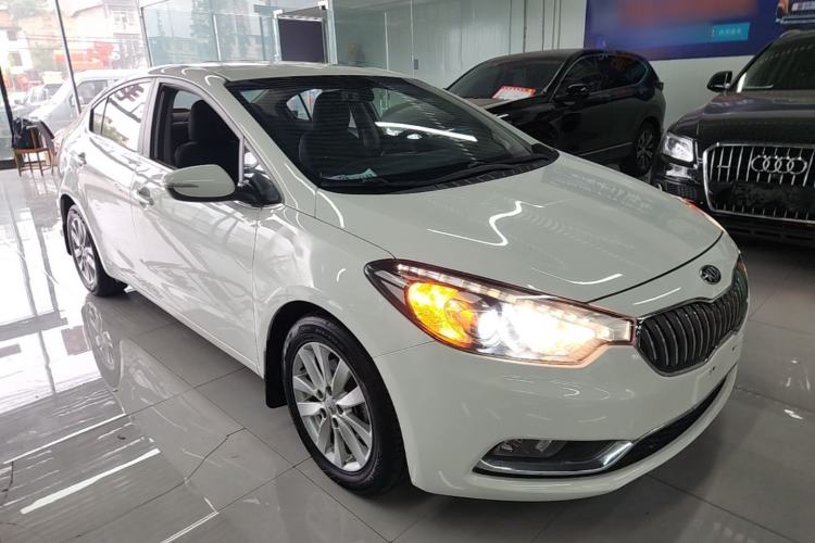 Used Kia K3 2015 1.6L Manual GLS Front Right 45 Deg
