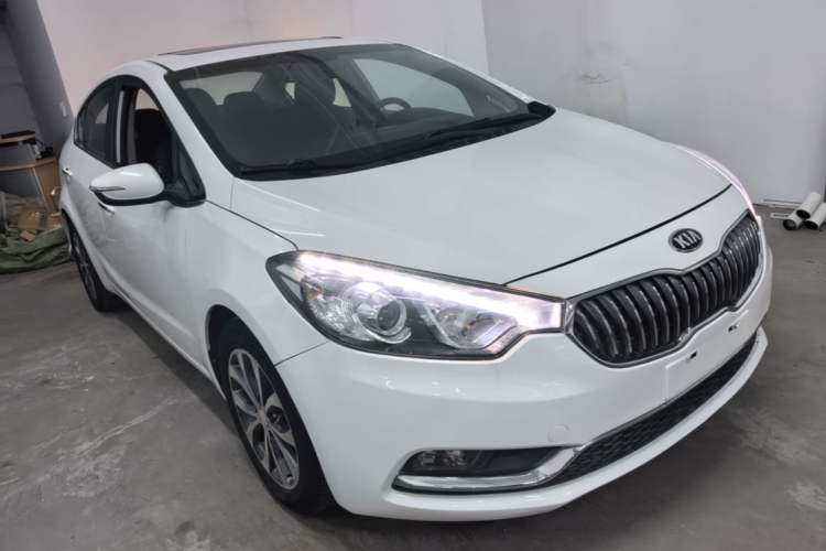 Used Kia K3 2015 1.6L Automatic GLS Front Right 45 Deg