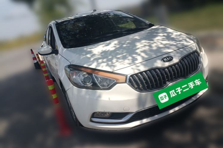 Used Kia K3 2015 1.6L Manual GL Front Right 45 Deg