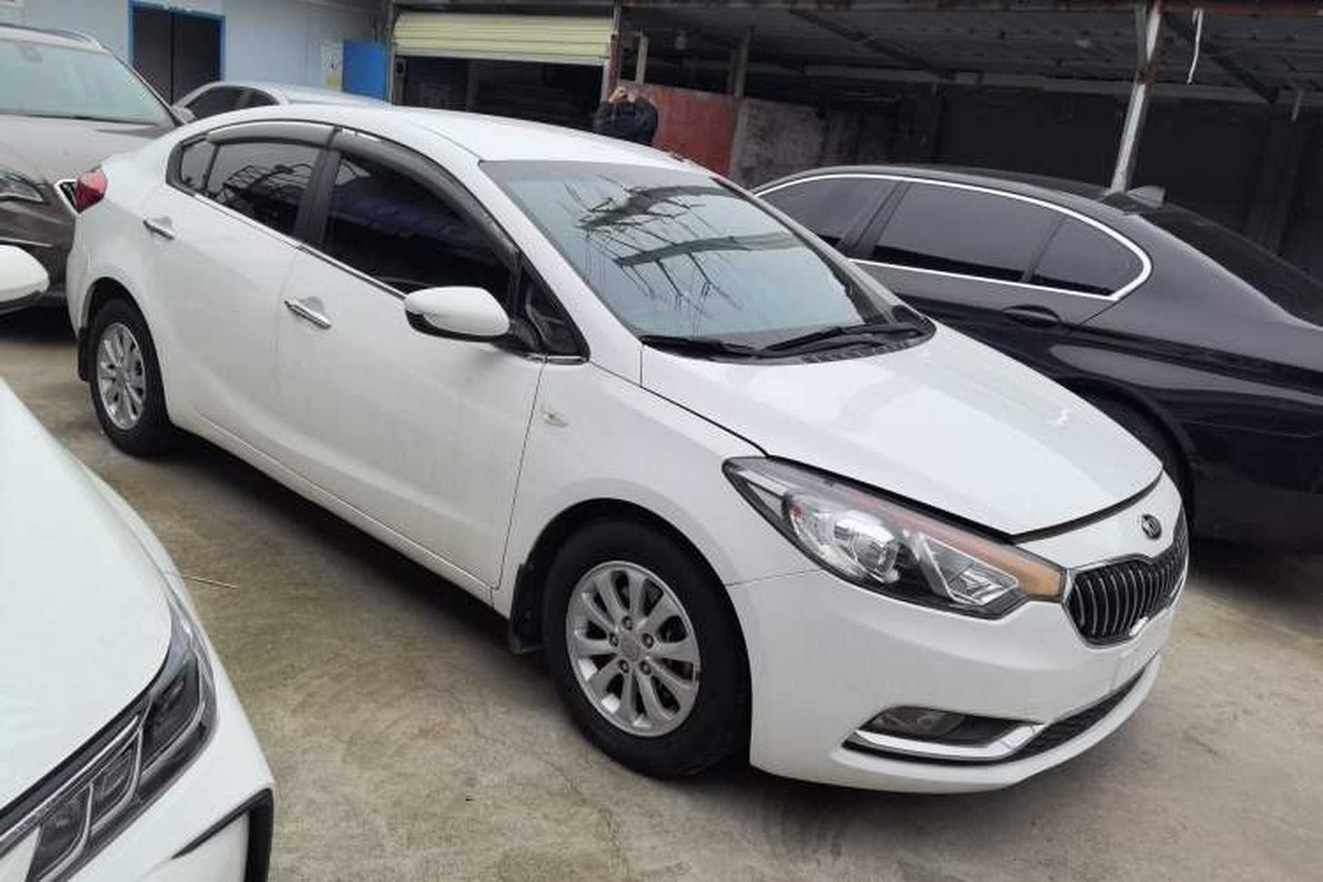 Used Kia K3 2015 1.6L Manual GL Front Right 45 Deg
