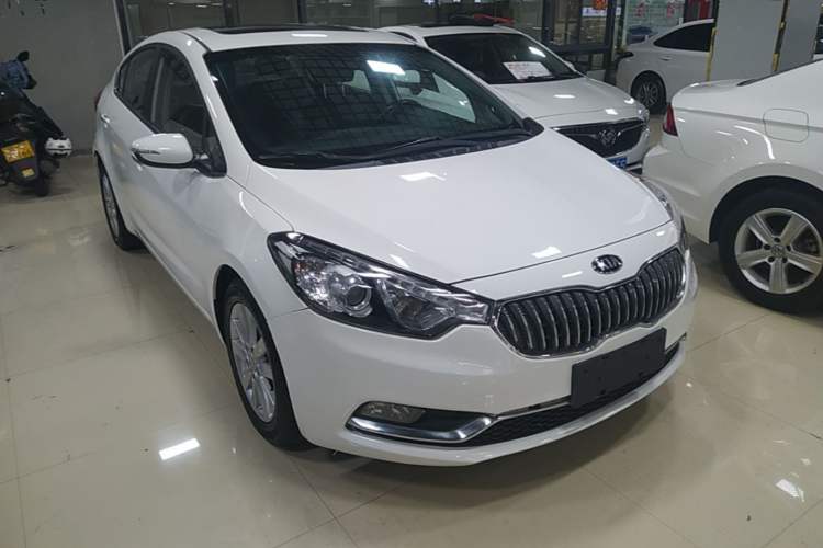 Used Kia K3 2015 1.6L Automatic DLX Front Right 45 Deg