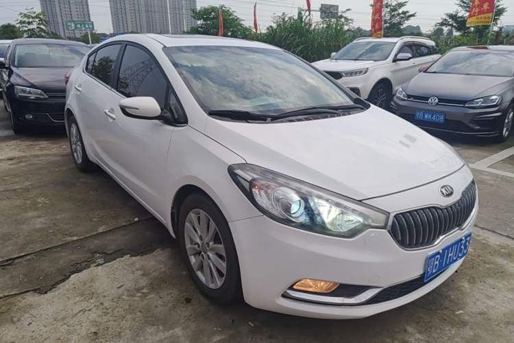 Used Kia K3 2015 1.6L Automatic GLS Front Right 45 Deg