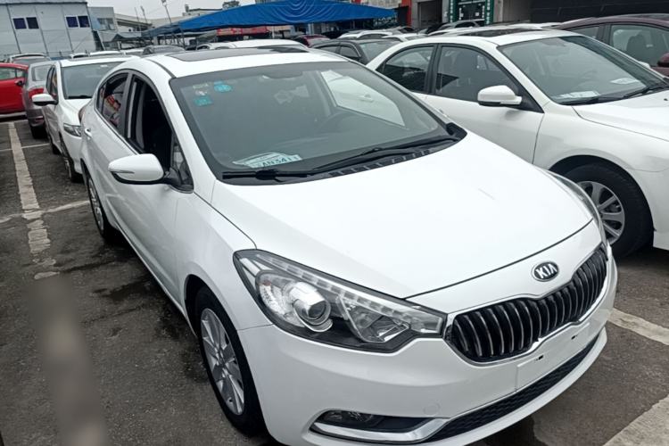 Used Kia K3 2015 1.6L Manual GLS Front Right 45 Deg