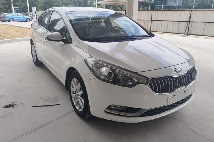 Used Kia K3 2015 1.6L Manual GLS Front Right 45 Deg