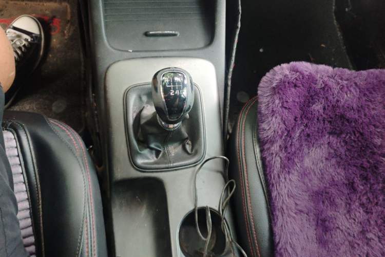 Used Kia K3 2015 1.6L Manual GLS Gear Lever