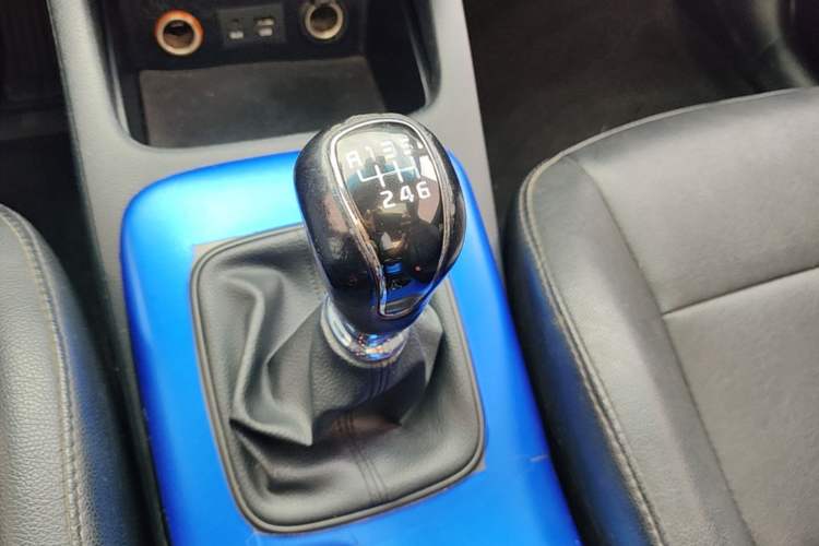 Used Kia K3 2015 1.6L Manual GLS Gear Lever