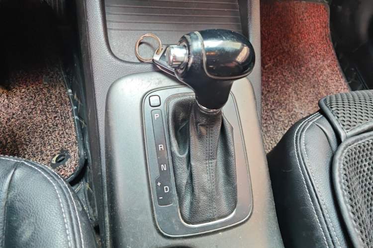 Used Kia K3 2015 1.6L Automatic GLS Gear Lever