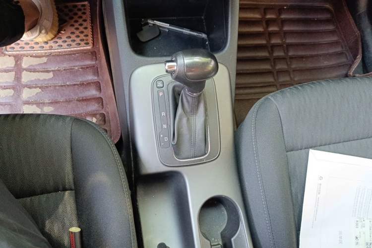 Used Kia K3 2015 1.6L Automatic GL Gear Lever