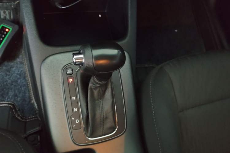 Used Kia K3 2015 1.6L Automatic GL Gear Lever