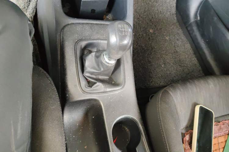 Used Kia K3 2015 1.6L Manual GL Gear Lever