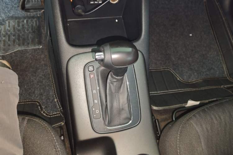 Used Kia K3 2015 1.6L Automatic GL Gear Lever