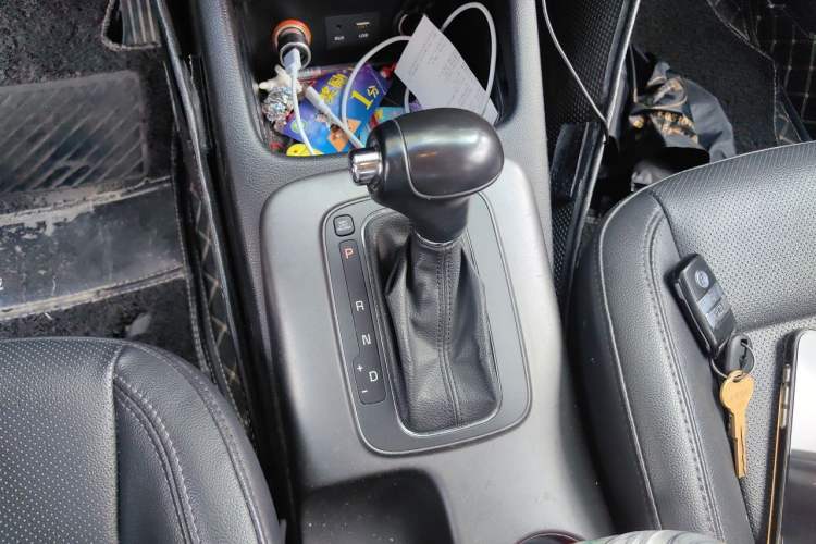 Used Kia K3 2015 1.6L Automatic GLS Gear Lever