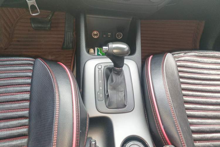 Used Kia K3 2015 1.6L Automatic GL Gear Lever