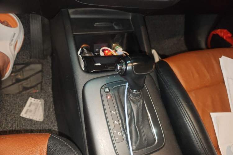 Used Kia K3 2015 1.6L Automatic GLS Gear Lever