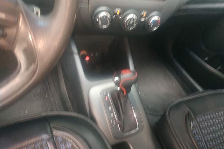Used Kia K3 2015 1.6L Automatic GL Gear Lever