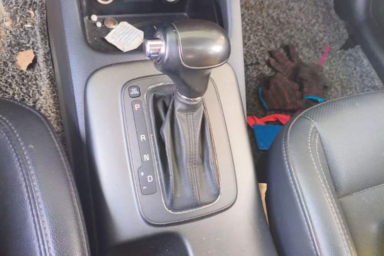 Used Kia K3 2015 1.6L Automatic DLX Gear Lever