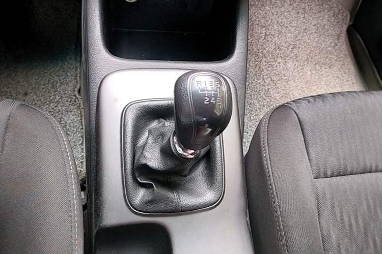 Used Kia K3 2015 1.6L Manual GL Gear Lever