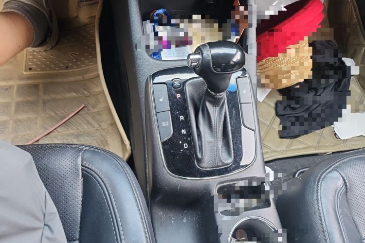 Used Kia K3 2015 1.6L Automatic GLS Gear Lever