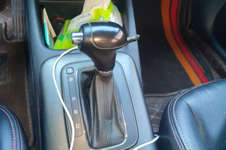 Used Kia K3 2015 1.6L Automatic GLS Gear Lever