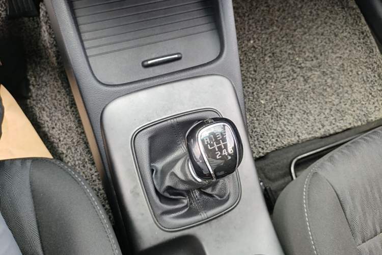 Used Kia K3 2015 1.6L Manual GLS Gear Lever