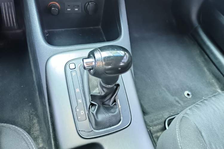 Used Kia K3 2015 1.6L Automatic GL Gear Lever