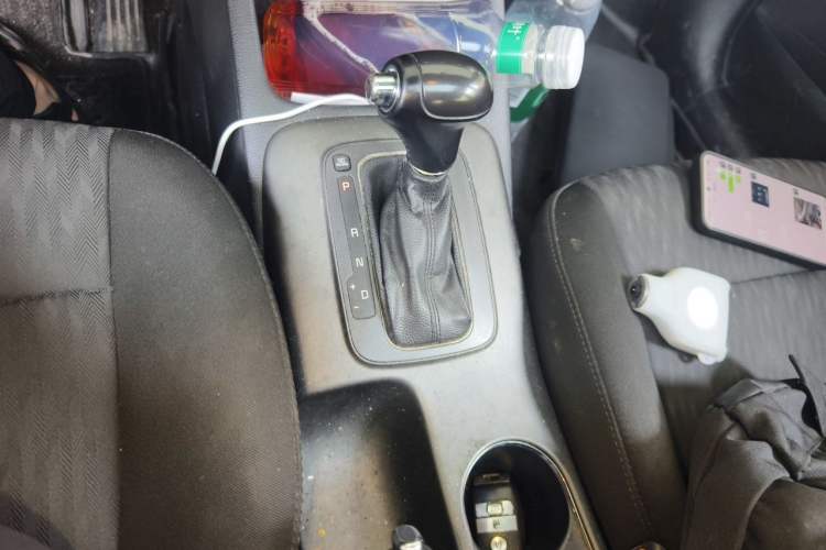 Used Kia K3 2015 1.6L Automatic GLS Gear Lever