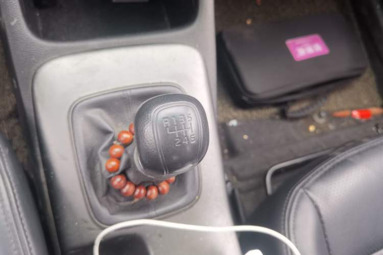 Used Kia K3 2015 1.6L Manual GL Gear Lever