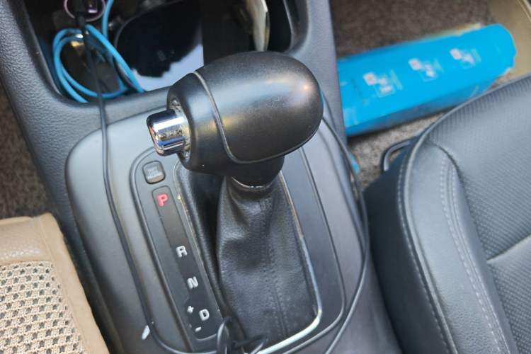 Used Kia K3 2015 1.6L Automatic DLX Gear Lever
