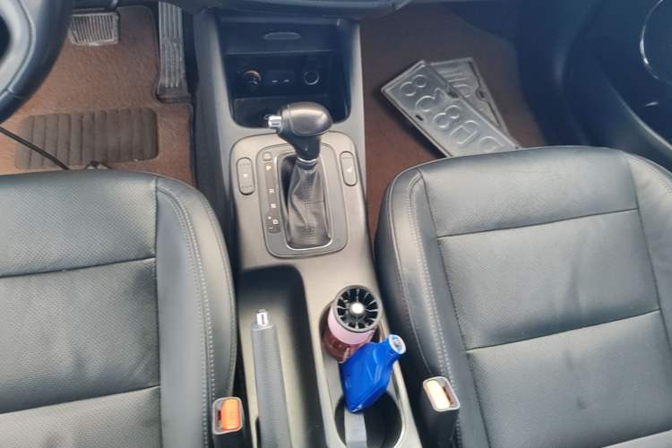 Used Kia K3 2015 1.6L Automatic Premium Gear Lever