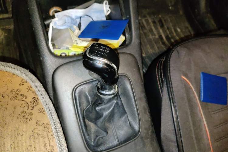 Used Kia K3 2015 1.6L Manual GLS Gear Lever
