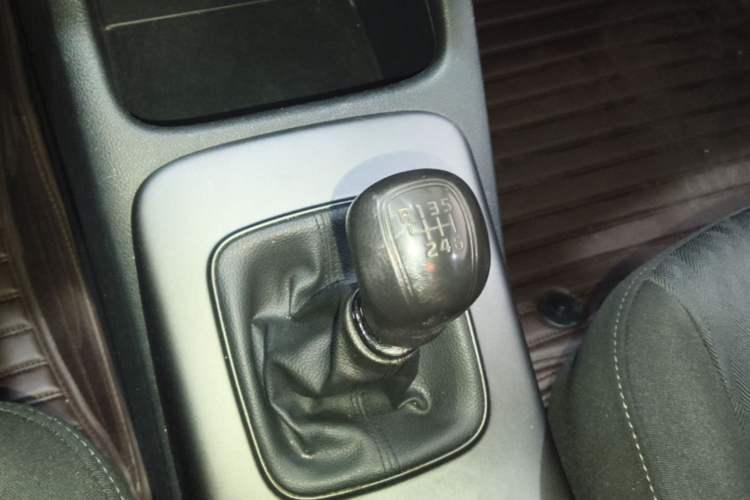 Used Kia K3 2015 1.6L Manual GL Gear Lever