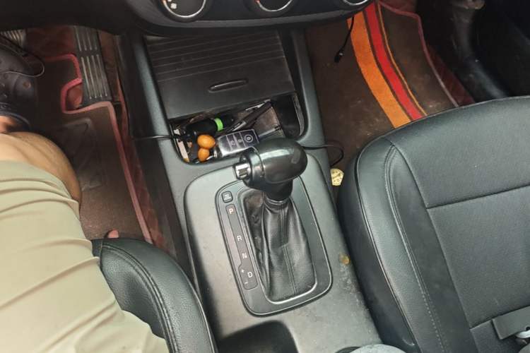 Used Kia K3 2015 1.6L Automatic GLS Gear Lever