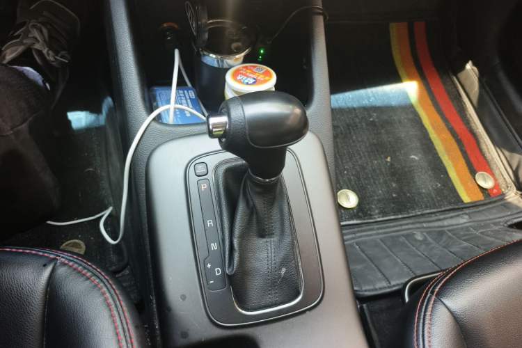 Used Kia K3 2015 1.6L Automatic GL Gear Lever