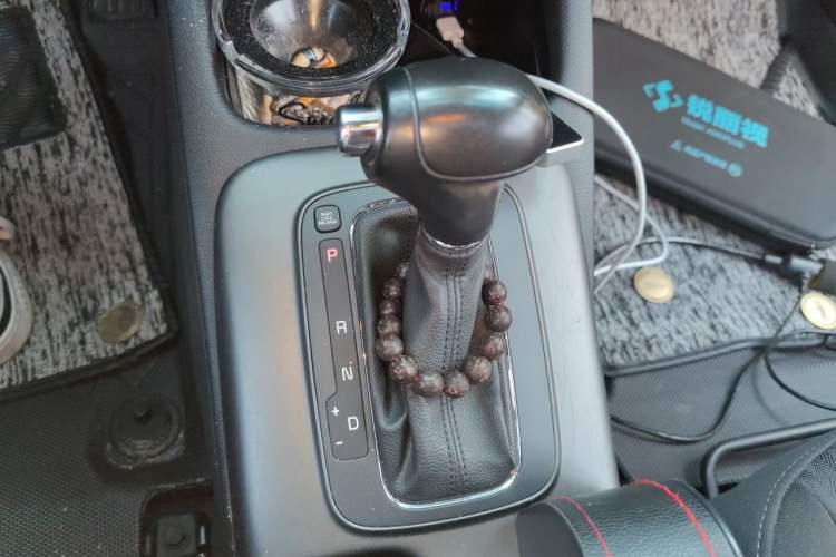 Used Kia K3 2015 1.6L Automatic GLS Gear Lever