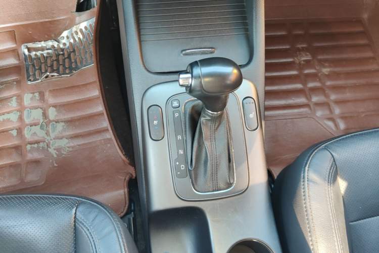 Used Kia K3 2015 1.6L Automatic GLS Gear Lever