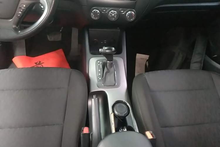 Used Kia K3 2015 1.6L Automatic GL Gear Lever
