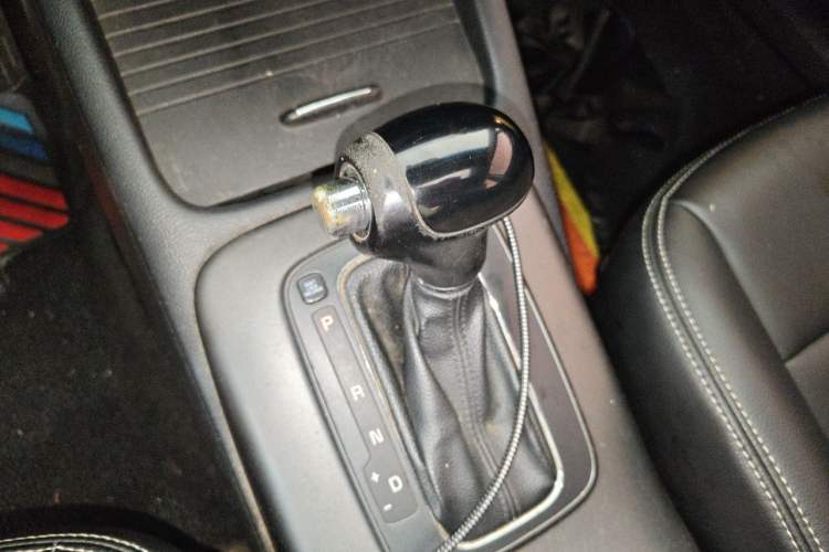 Used Kia K3 2015 1.6L Automatic GLS Gear Lever